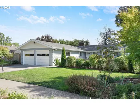 3590 NW Jackson Ave, Corvallis, OR 97330