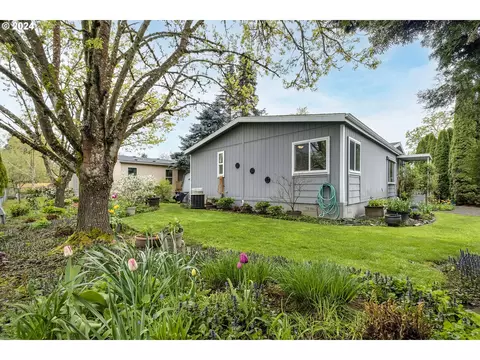3300 Main St #17, Forest Grove, OR 97116