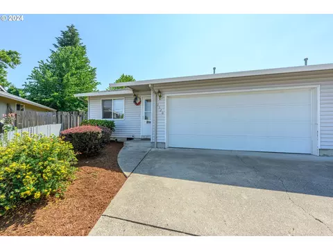 2520 NE Norton Ct, Mcminnville, OR 97128