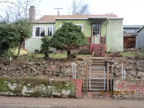 1526 SE Booth Ave, Roseburg, OR 97470
