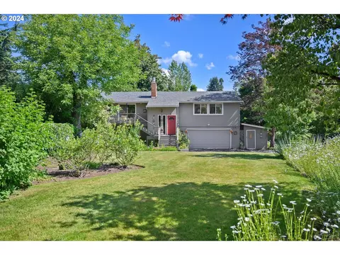 1447 Holly St, West Linn, OR 97068