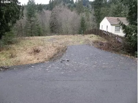601 Coal Creek Rd, Longview, WA 98632