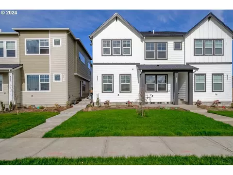 8083 SE Kinnaman St #947, Hillsboro, OR 97123