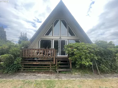92862 Garden Ln, Coos Bay, OR 97420