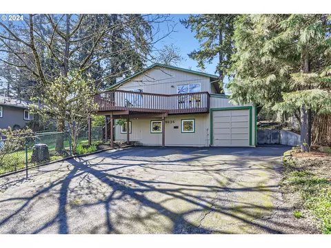 8636 NE Weidler St NE, Portland, OR 97220
