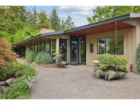 5655 SE Harney Dr, Portland, OR 97206