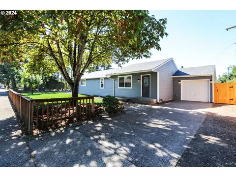 1560 Kelly Blvd, Springfield, OR 97477