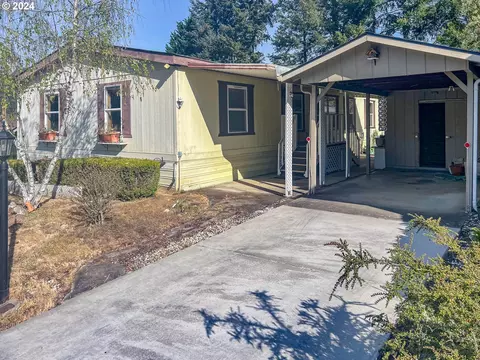 44 NE Mary Ann Ln, Roseburg, OR 97470