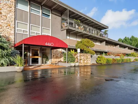 4460 SW Scholls Ferry Rd #25A, Portland, OR 97225