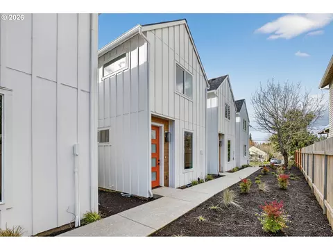 5230 SE Knapp, Portland, OR 97206