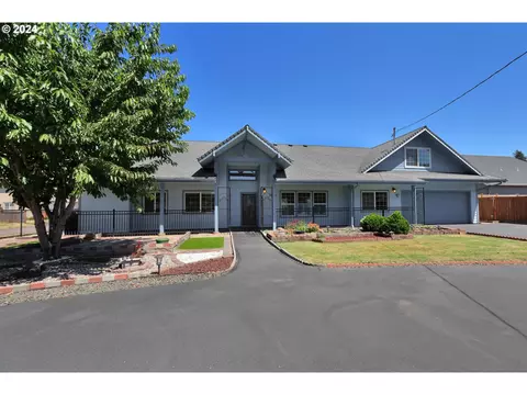 3925 Scenic Dr, Eugene, OR 97404