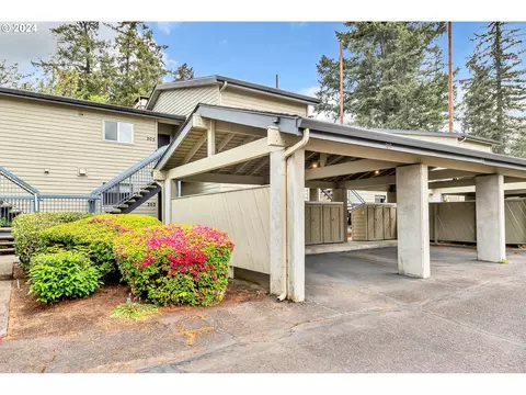 305 Country Club Rd, Eugene, OR 97401