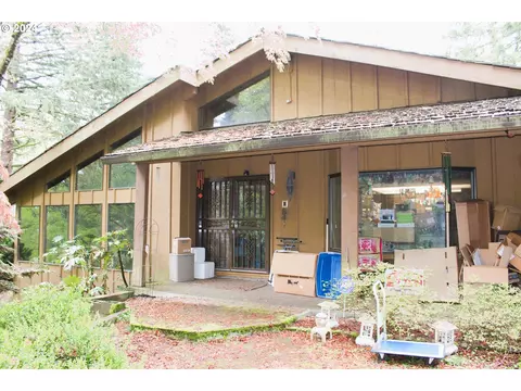 10297 SEastmont Dr, Damascus, OR 97089
