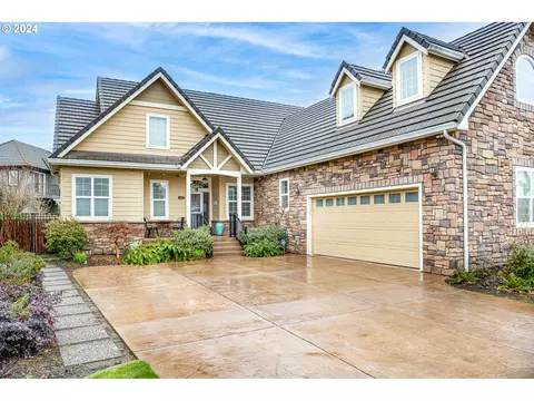 1229 Masters Ave, Creswell, OR 97426