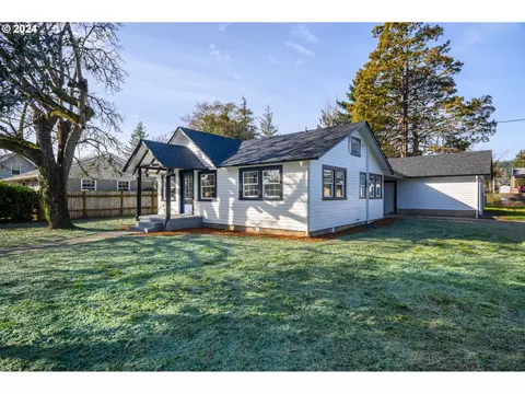 1131 D St, Washougal, WA 98671