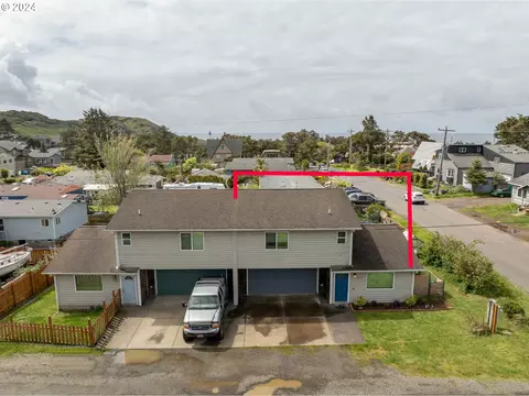 5527 NW Rhododendron St, Newport, OR 97365