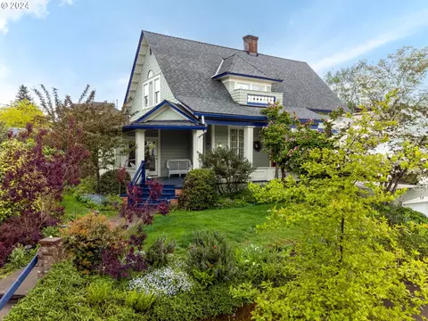 4504 SE Clay St, Portland, OR 97215