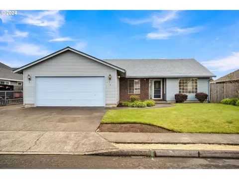 423 SE 7th Ave, Canby, OR 97013