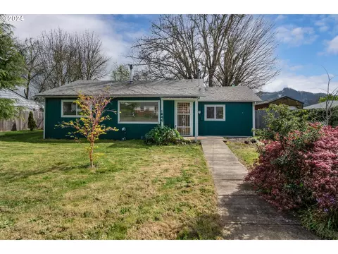 1046 E First Ave, Sutherlin, OR 97479