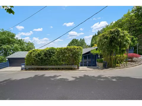 1035 SW Rivington Dr, Portland, OR 97201