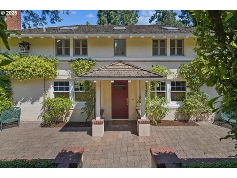 1803 S Riverdale Rd, Portland, OR 97219