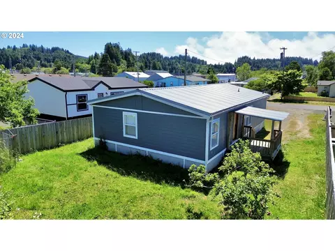 160 N Tenth St, Lakeside, OR 97449