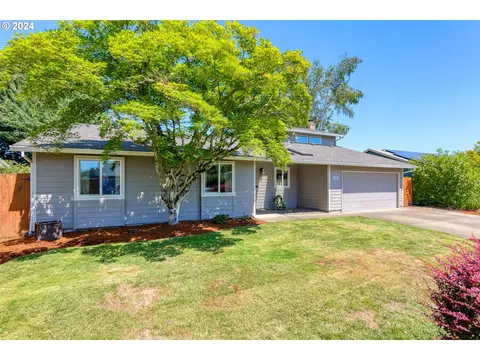 1363 SE Jacquelin Dr, Hillsboro, OR 97123