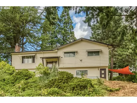 5835 SE Harney Dr, Portland, OR 97206