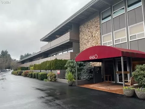4460 SW Scholls Ferry Rd #9A, Portland, OR 97225