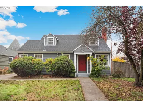 7435 N Chautauqua Blvd, Portland, OR 97217