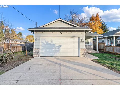 1273 Hughes St, Eugene, OR 97402