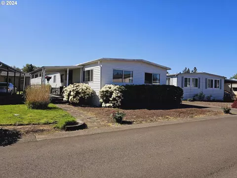 13900 SE Highway 212 #25, Clackamas, OR 97015