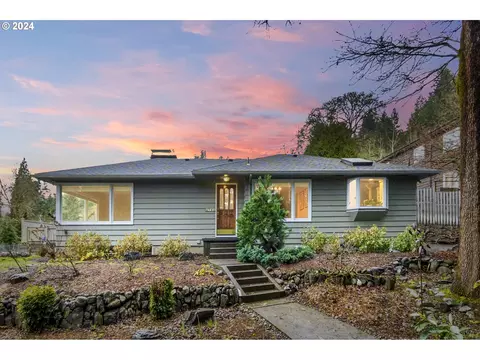 4704 SW 25th Ave, Portland, OR 97239