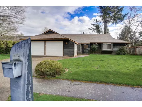 2052 NE 38th Dr, Gresham, OR 97030