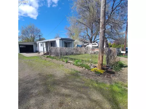 2710 N Cherry St, La Grande, OR 97850