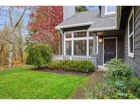 11585 SW Tallwood Dr, Tigard, OR 97223