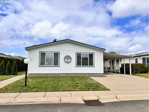 145 River Rd #19, Junction City, OR 97448