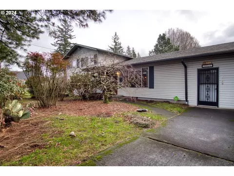 16828 SE Stephens St, Portland, OR 97233