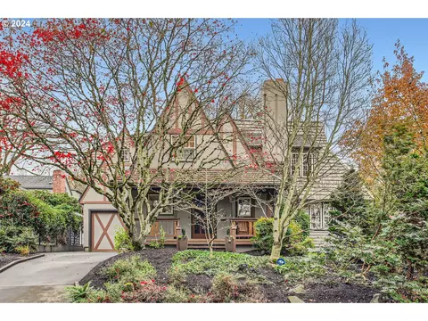 7024 SE Reed College Pl, Portland, OR 97202