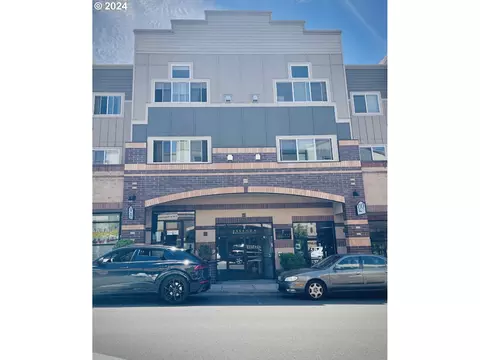 15320 NW Central Dr #323, Portland, OR 97229