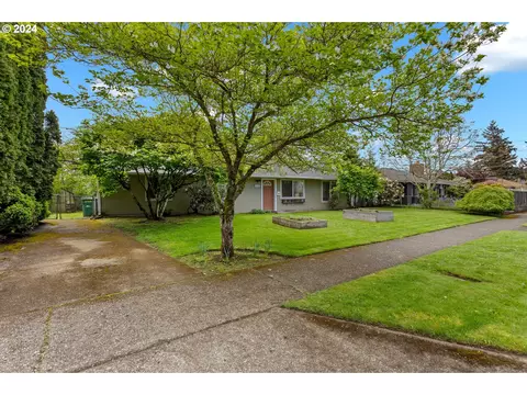 9028 NE Thompson St, Portland, OR 97220