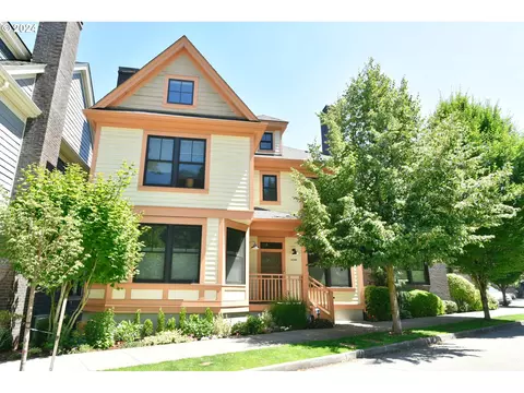 3246 SW 2nd Ave, Portland, OR 97239