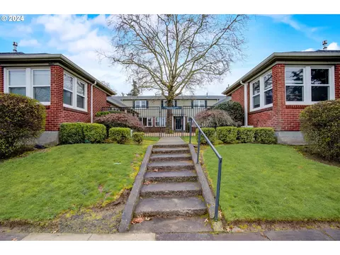 2530 NE Killingsworth St #10, Portland, OR 97211