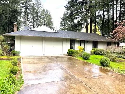 6239 Edgewood St, Lake Oswego, OR 97035