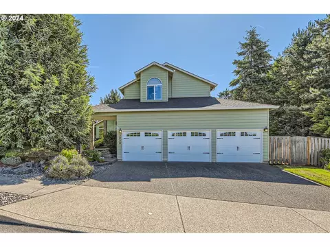 3020 SW Linneman Dr, Gresham, OR 97080