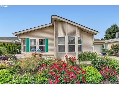 16500 SE 1st St #121, Vancouver, WA 98684