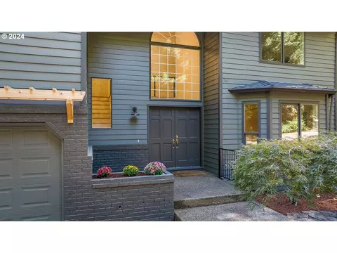 3830 Robin Creek Ln, West Linn, OR 97068