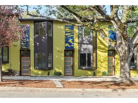 2661 NE Holman St #1, Portland, OR 97211