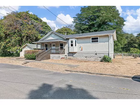 108 Date St, Drain, OR 97435