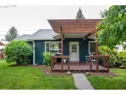 5707 NE Going St, Portland, OR 97218